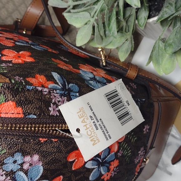NWT Michael Kors Rhea Med Zip Signature Monogram Backpack - Picture 15 of 16